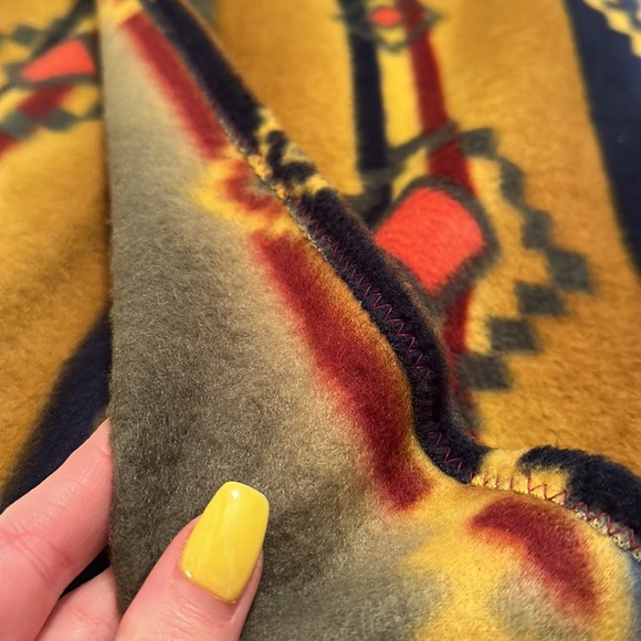 Super soft fleece Aztec southwestern blanket scarf. Multicolored mustard yellow - Picture 7 of 9